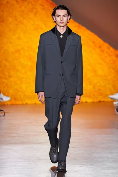 Look 7